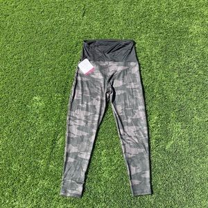 NWT Camo maternity leggings